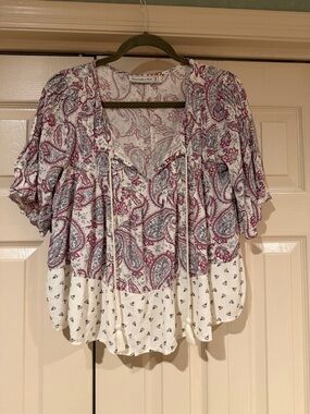 Abercrombie & Fitch White Top with Pink & Gray Paisley